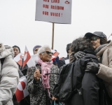 Bloomberg: Зеленски може да е започнал подготовка за избори и търси съюзници